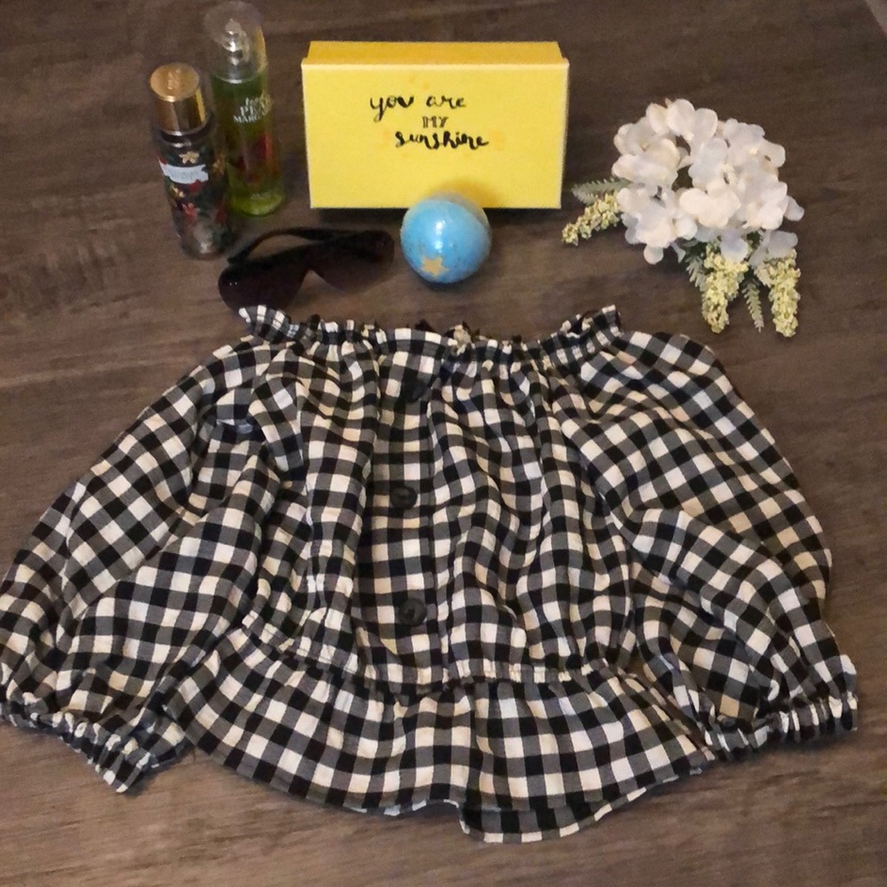Off the shoulder/ strapless long sleeve crop top